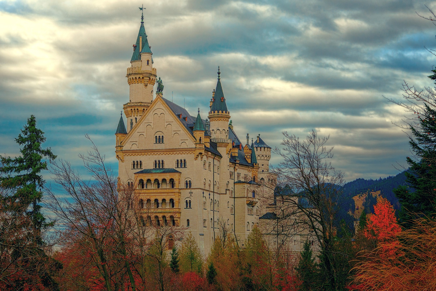 การท่องเที่ยวปราสาทและเมืองประวัติศาสตร์ในสวิตเซอร์แลนด์